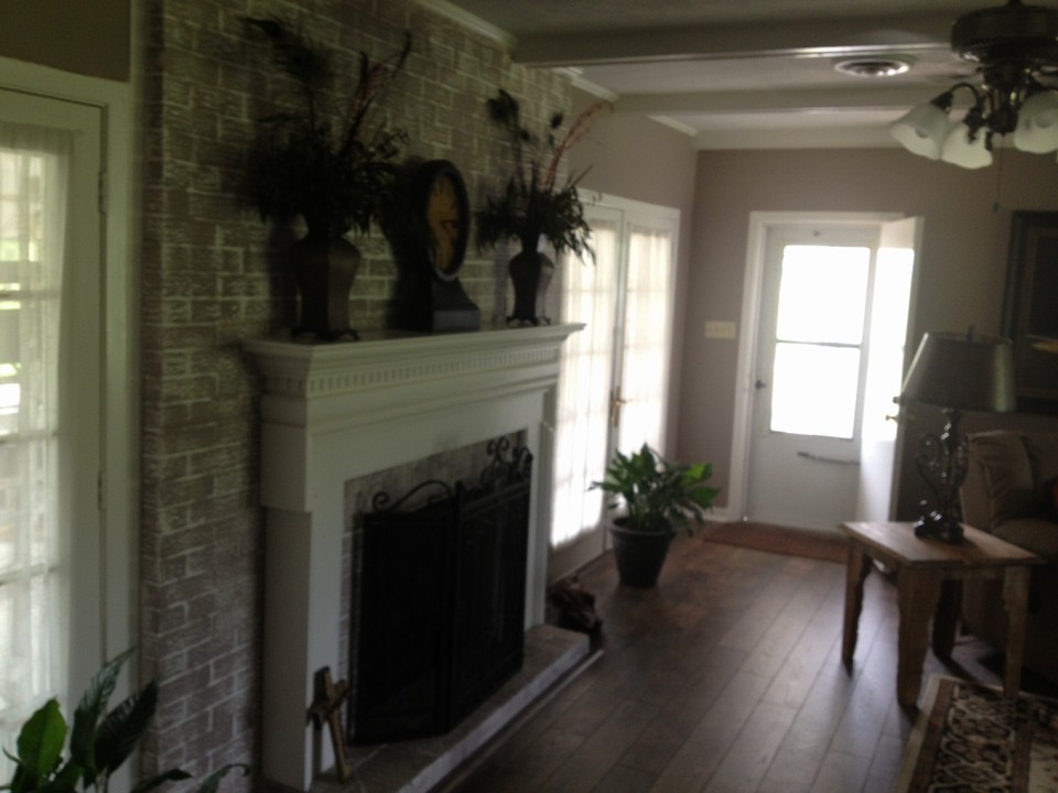 large fireplace in den with gas logs large den with beautiful firplace, recently updated, gas logs